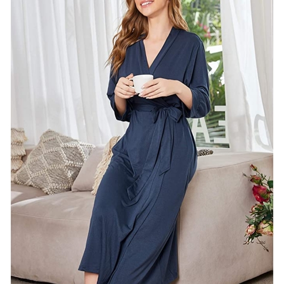 Robe - Picture 4 of 7